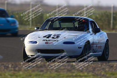 media/Jan-18-2026-CalClub SCCA (Sun) [[8bc6468723]]/Group 7 Race/Turn 1/